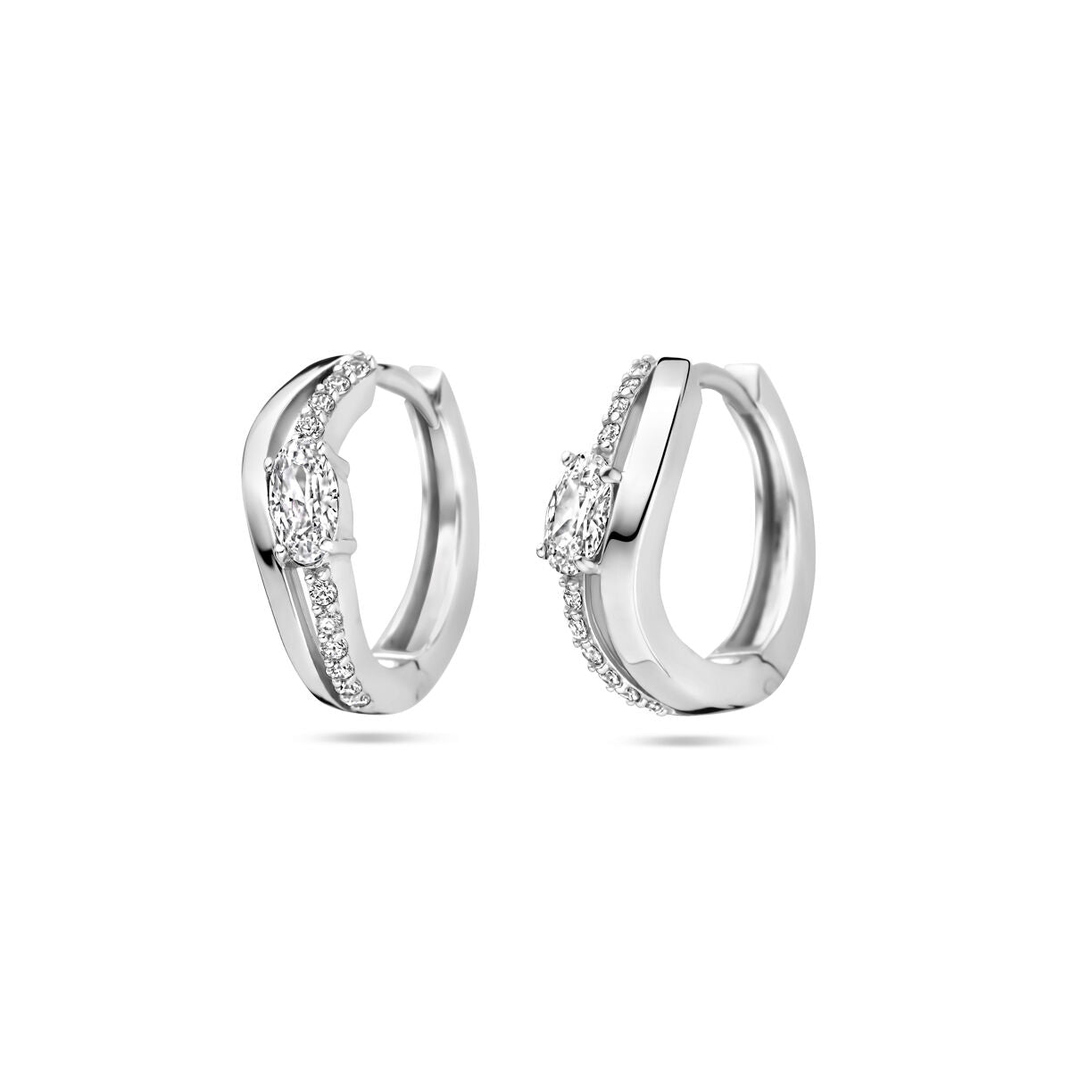 Zilveren klapoorringen met gerhodineerde afwerking en zirkonia, diameter 14,5 mm.