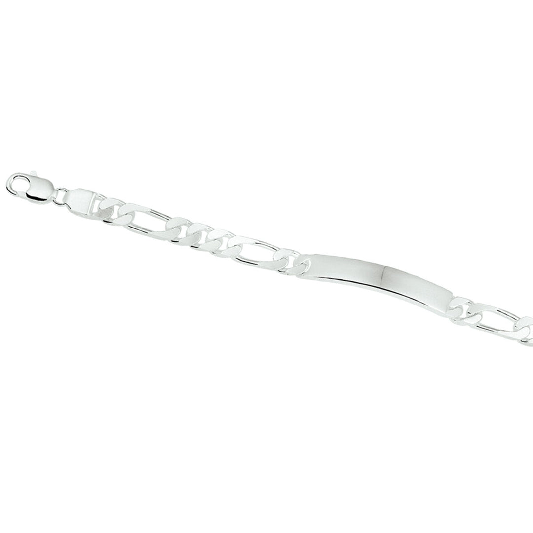 De Van der Kooij Collectie graveerarmband figaro plaat 7,6 mm 20 cm in zilver wit is een unisex armband met stevige karabijnsluiting en gladde identificatieplaat, perfect voor tijdloze stijl met een persoonlijke touch.