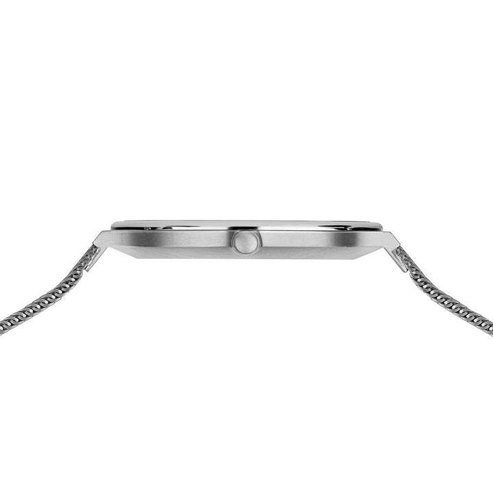 Zijaanzicht van het Bering dameshorloge 18434-004, met een slanke roestvrijstalen mesh-band, ronde platte kast met zijknop en duurzaam saffierglas. De dunne band en het quartz uurwerk benadrukken een strak, minimalistisch ontwerp.