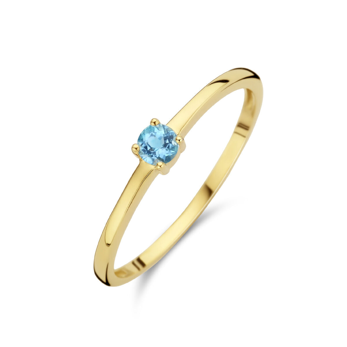 De ring met geboortesteen blauwe topaas december 14K geelgoud van Van der Kooij Collectie toont een ronde blauwe topaas in een vierpootsschatting, gebruikt op een witte achtergrond.