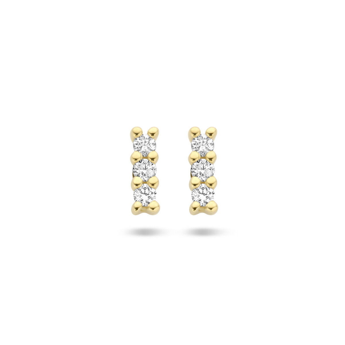 Kolczyki z diamentami 0,05 ct (2x 0,025 ct) w 14K żółtym złocie z trzema diamentami w rzędzie.