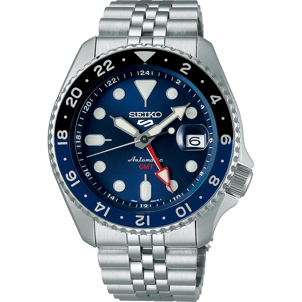 Srebrny zegarek męski Seiko 5 Sports z niebieską tarczą, stalowa bransoleta, funkcja GMT.