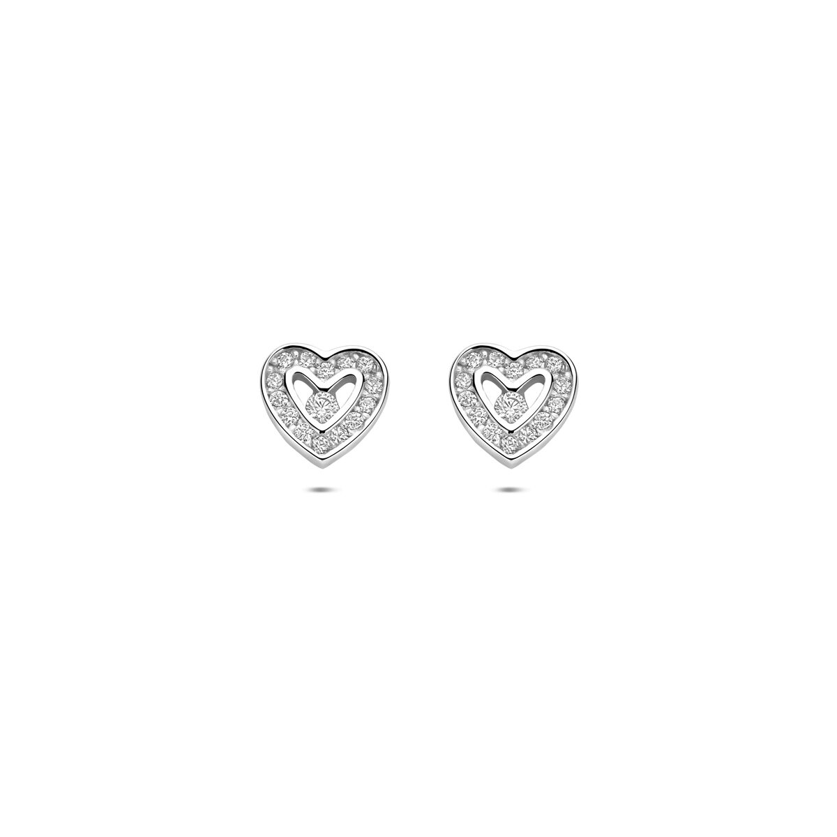 Zilveren hartjes oorknopjes van gerhodineerd 925 zilver met zirkonia steentjes.