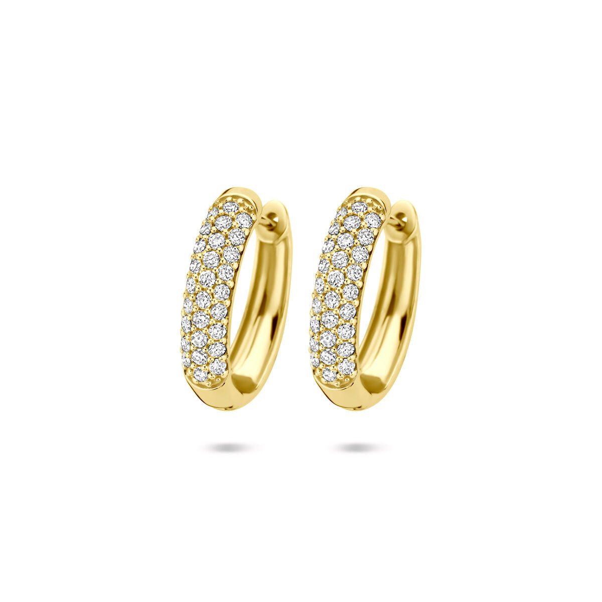 Złote kolczyki koła z lab-grown diamentami o łącznej wadze 0,755 ct, z błyszczącą powierzchnią.