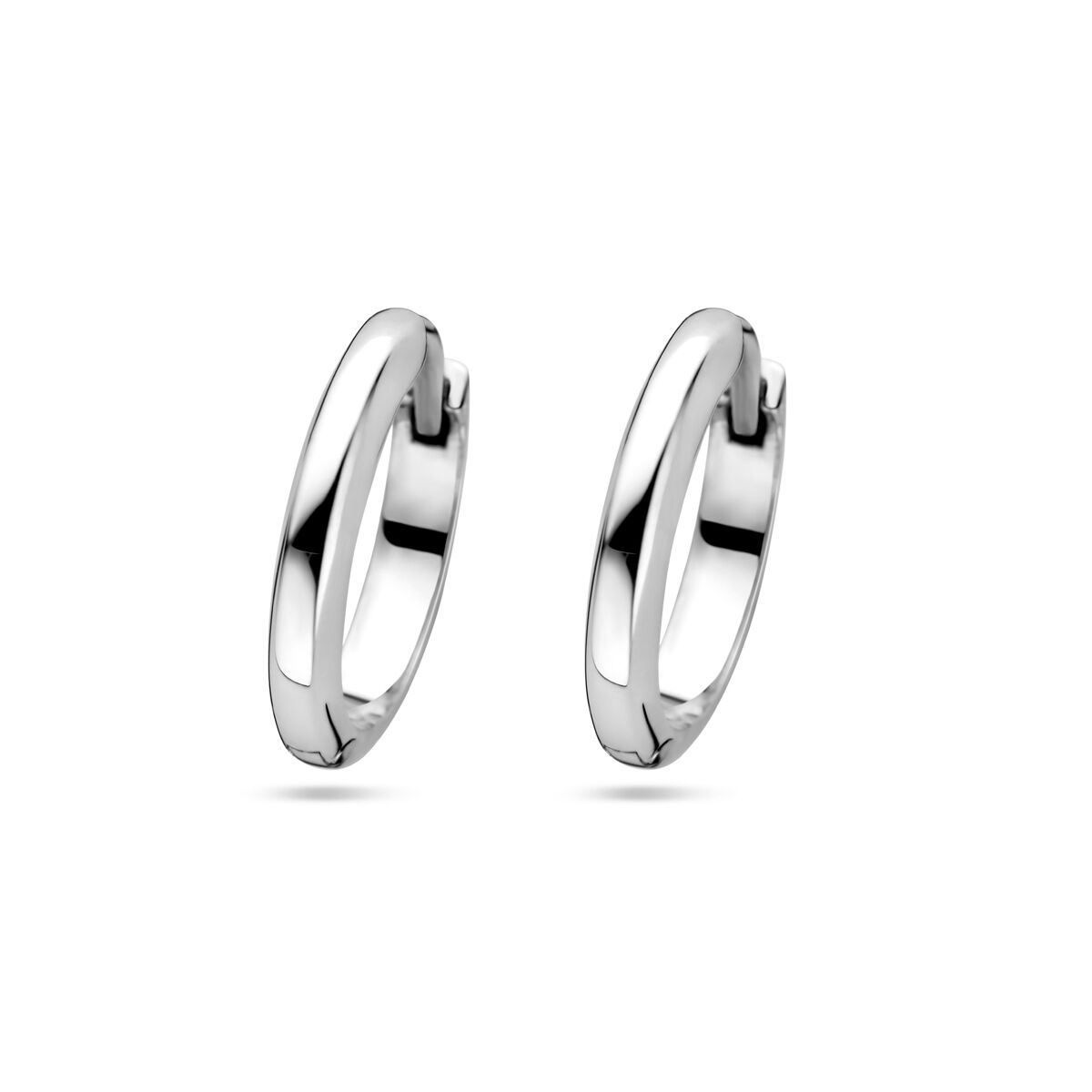 Srebrne klipsy o średnicy 3,0 mm, półokrągłe, z rhodium.