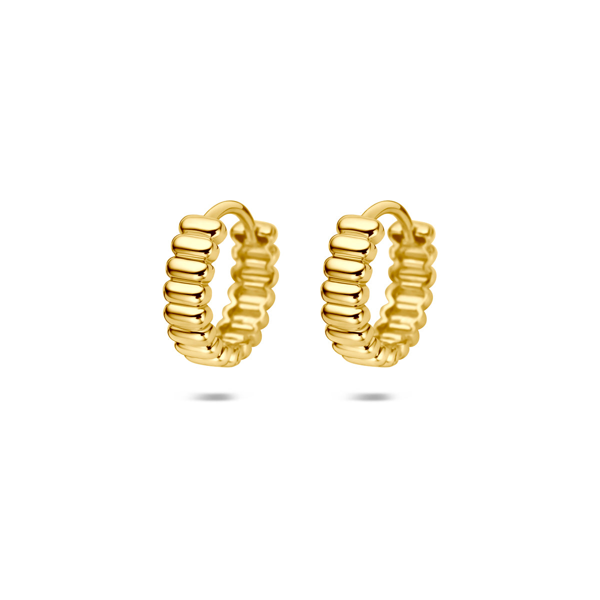 Złote kolczyki koła o średnicy 13,5 mm z 14K złota.