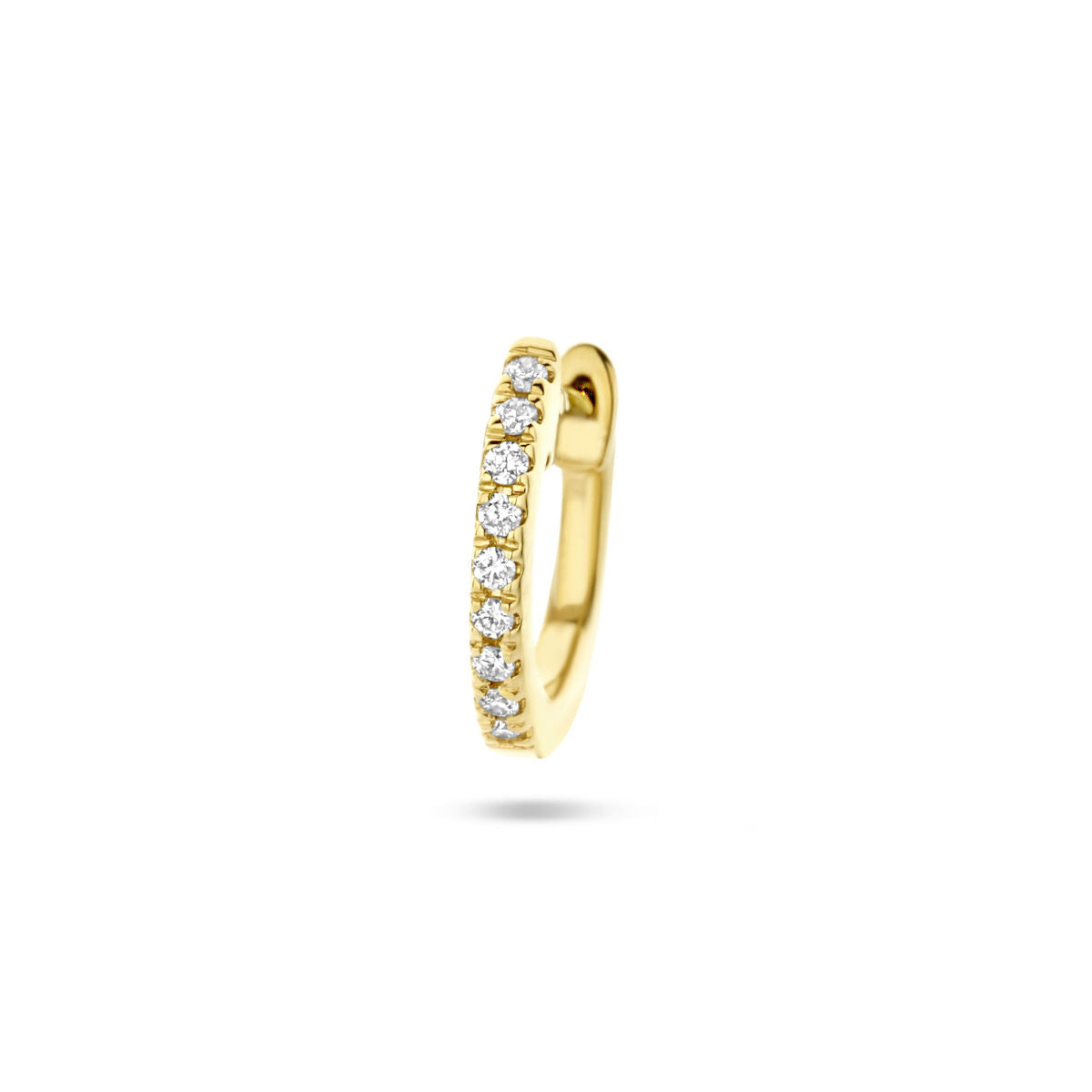 Złota kolczyk koła z diamentami o masie 0,03 ct, szerokość 9,5 mm.