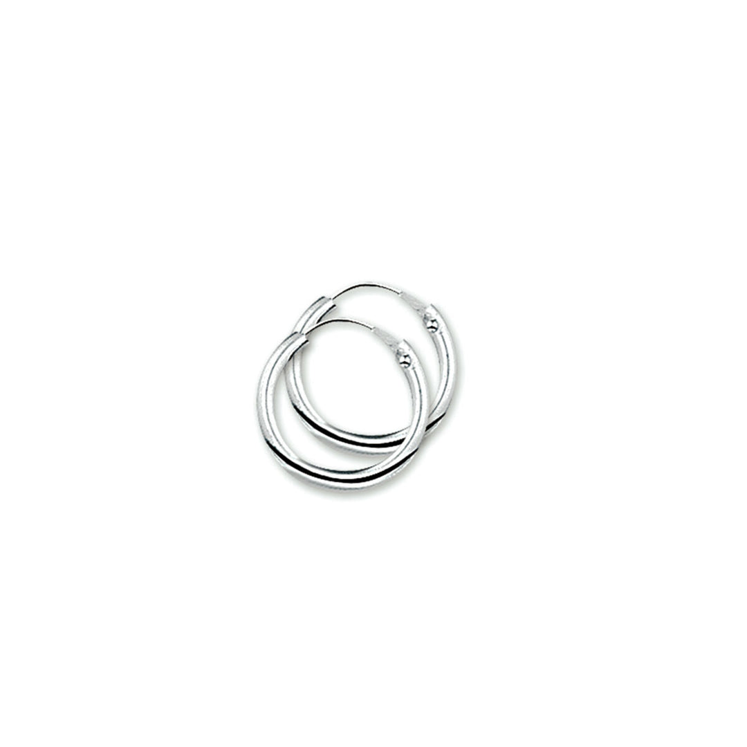 Srebrne kolczyki koła o średnicy 1,8 mm z okrągłą rurką.