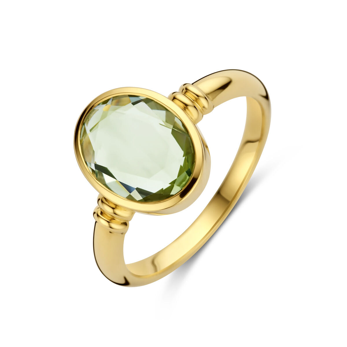 Ring van 14K geelgoud met een ovale, groene amethist en een glanzende afwerking.