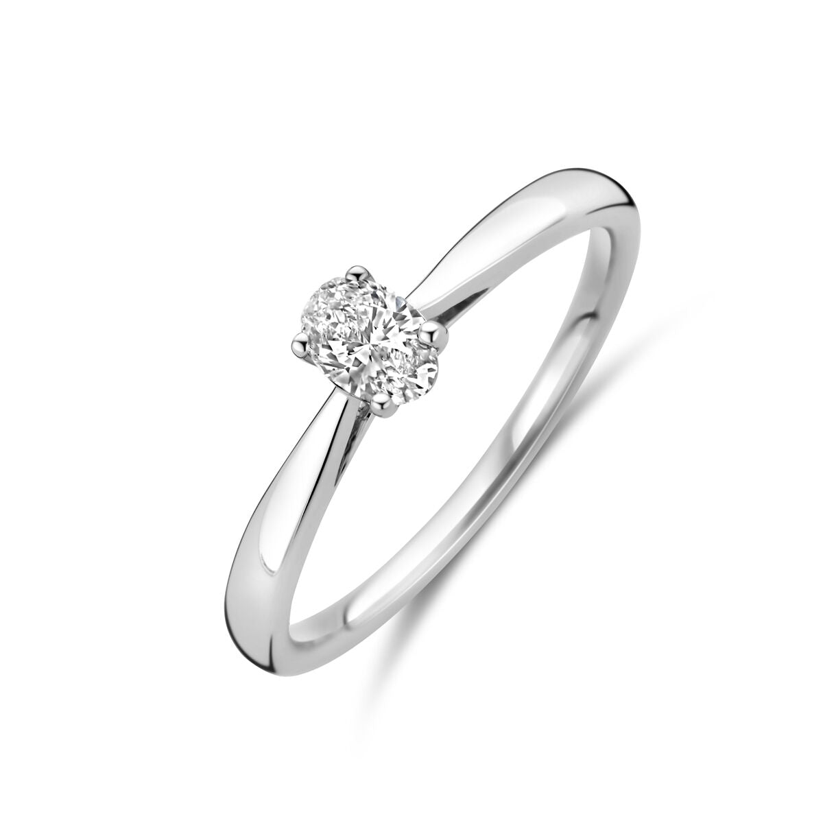 pierścionek z lab-grown diamentem 0,25 ct, wykonany z białego złota 14K, z delikatnym, gładkim szlifem.