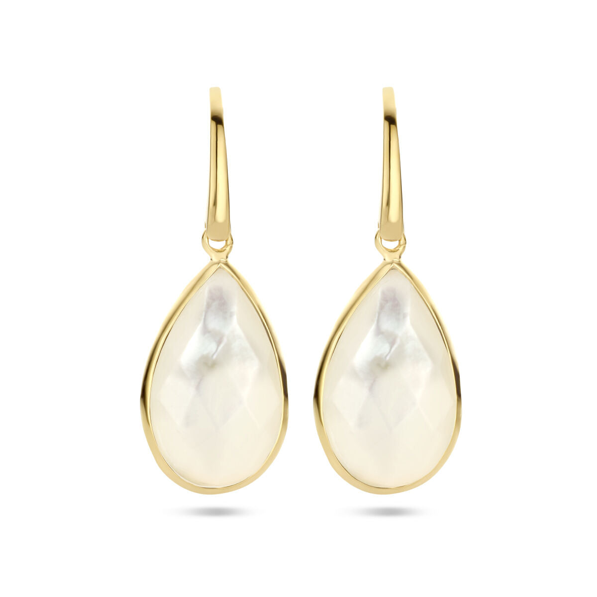 Oorhangers met parelmoer in druppelvorm, zilver verguld met een gele afwerking.