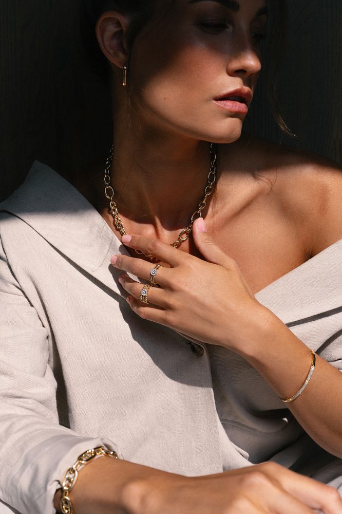 Żółte Złoto Sztywna Bransoletka z Diamentem w Oprawie Pavé – 14 Karat Złota, 1.02 Karata Diamentu, Luksusowa Bransoletka dla Damskich