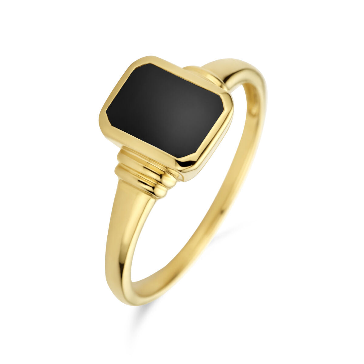 De Van der Kooij Collectie ring onyx 14K geelgoud heeft een rechthoekige zwarte onyx steen in een bezelzetting, met een eenvoudig en elegant ontwerp tegen een witte achtergrond.