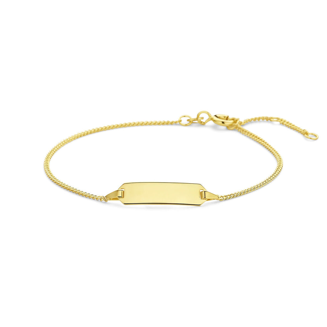 De Van der Kooij Collectie graveerarmband plaat 5,3 mm in 14K geelgoud heeft een gepolijste rechthoekige naamplaat en is verkrijgbaar in 16,5, 17,5 en 19 cm met een stevige karabijnsluiting.
