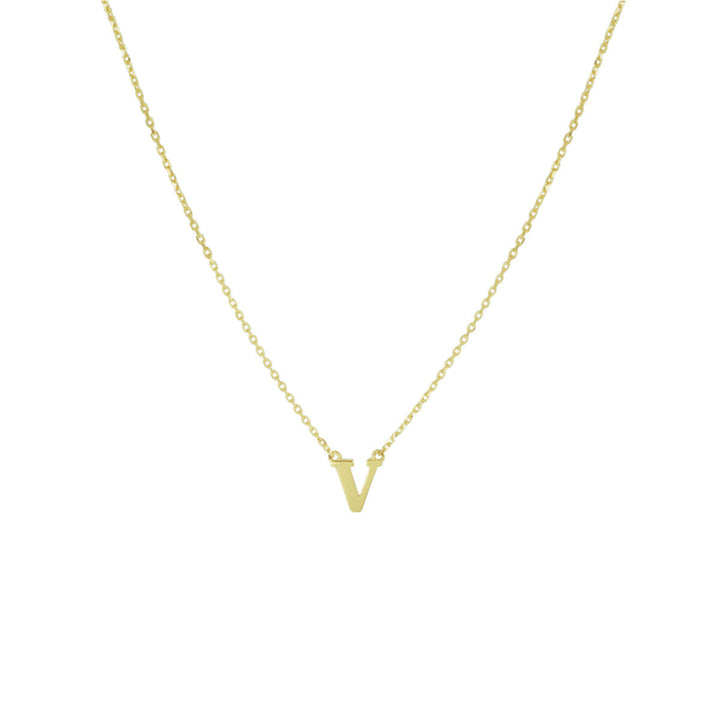 De Gouden dames ketting letter 14K van Van der Kooij Collectie is een verfijnde gele ankerketting met een gepersonaliseerde V-hanger-het perfecte sieradencadeau voor dames, stijlvol weergegeven tegen een witte achtergrond.