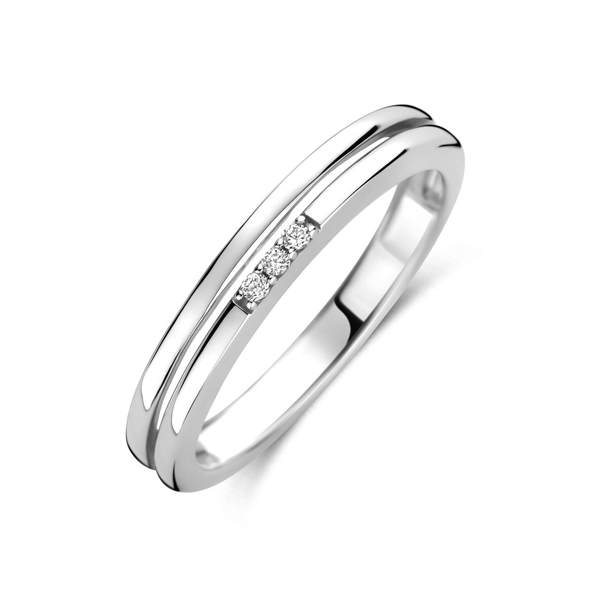 Zilveren ring van gerhodineerd 925 zilver met drie zirkonia-steentjes in een strakke, moderne vorm.