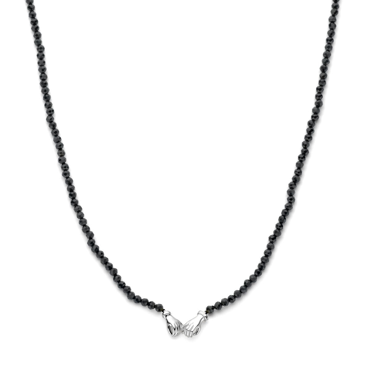 Zilveren collier van gerhodineerd 925 zilver met zwarte onyx kralen en een subtiele sluiting.