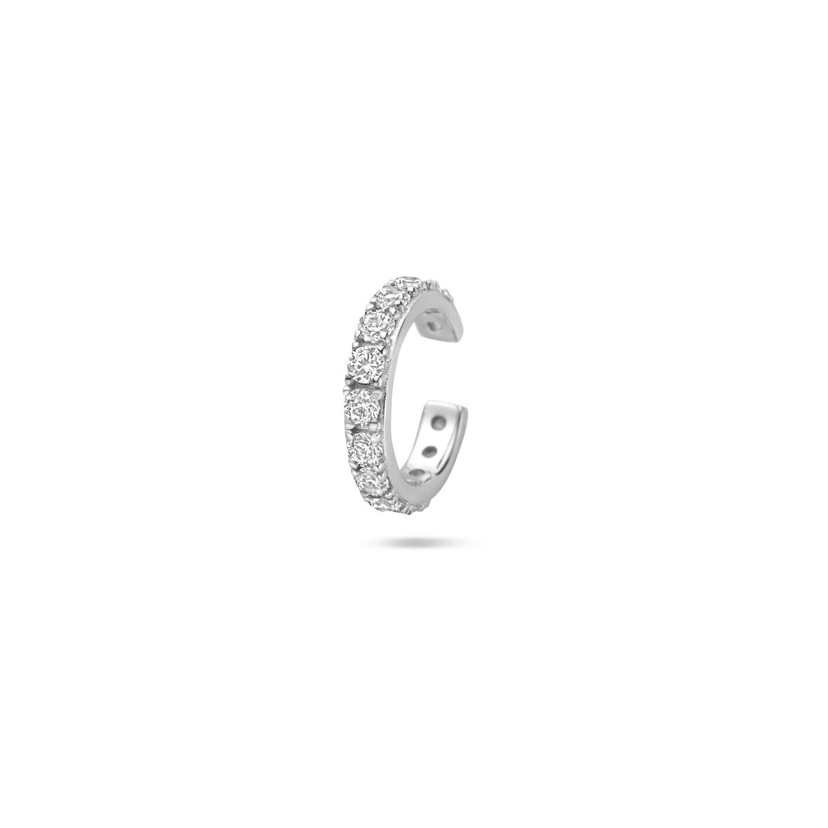 Srebrny ear cuff z cyrkoniami, pokryty rodem, o wymiarach 12,5x2,5 mm.