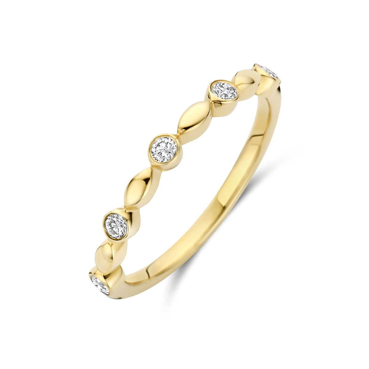 Pierścionek z 14-karatowego żółtego złota z lab-grown diamentem 0,13 ct, o delikatnym, falistym wzorze.