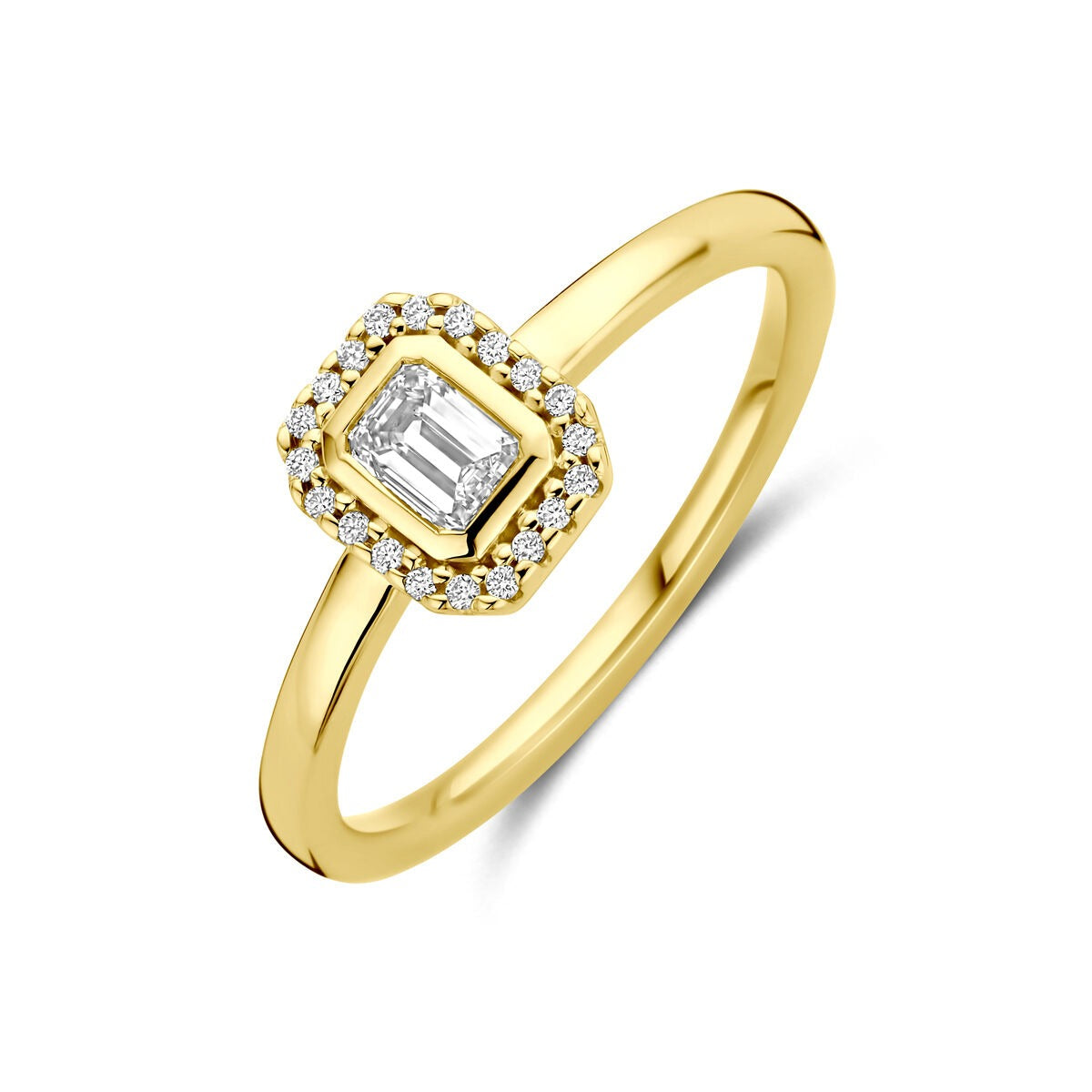Pierścionek z 14-karatowego żółtego złota z diamentem w kształcie emerald i otoczką z małych diamentów.