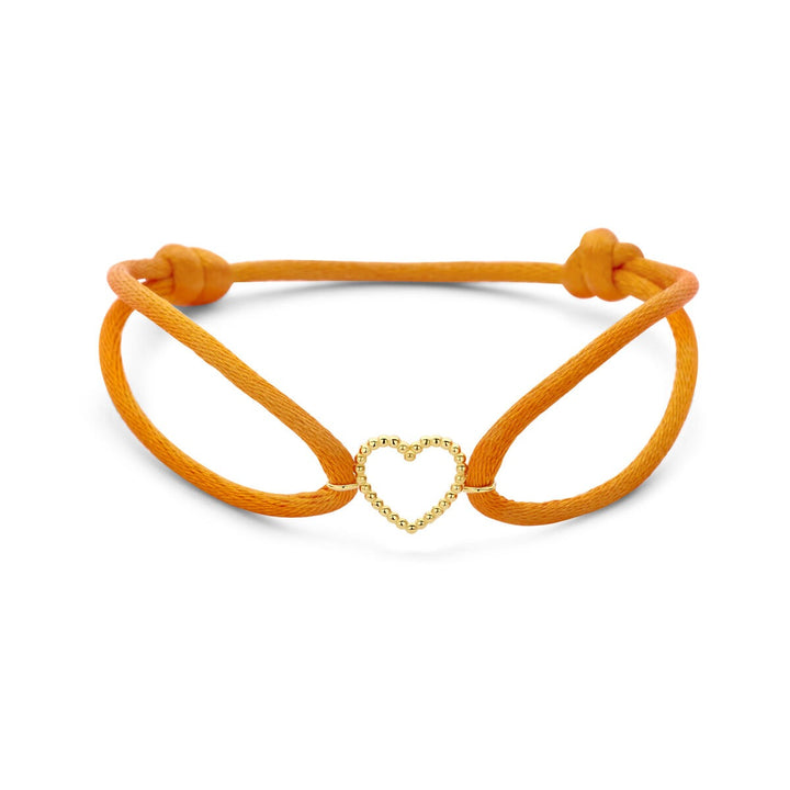 Oranje satijnen dames armband met 14k geelgouden hartje – Liefdevol detail met een speelse twist