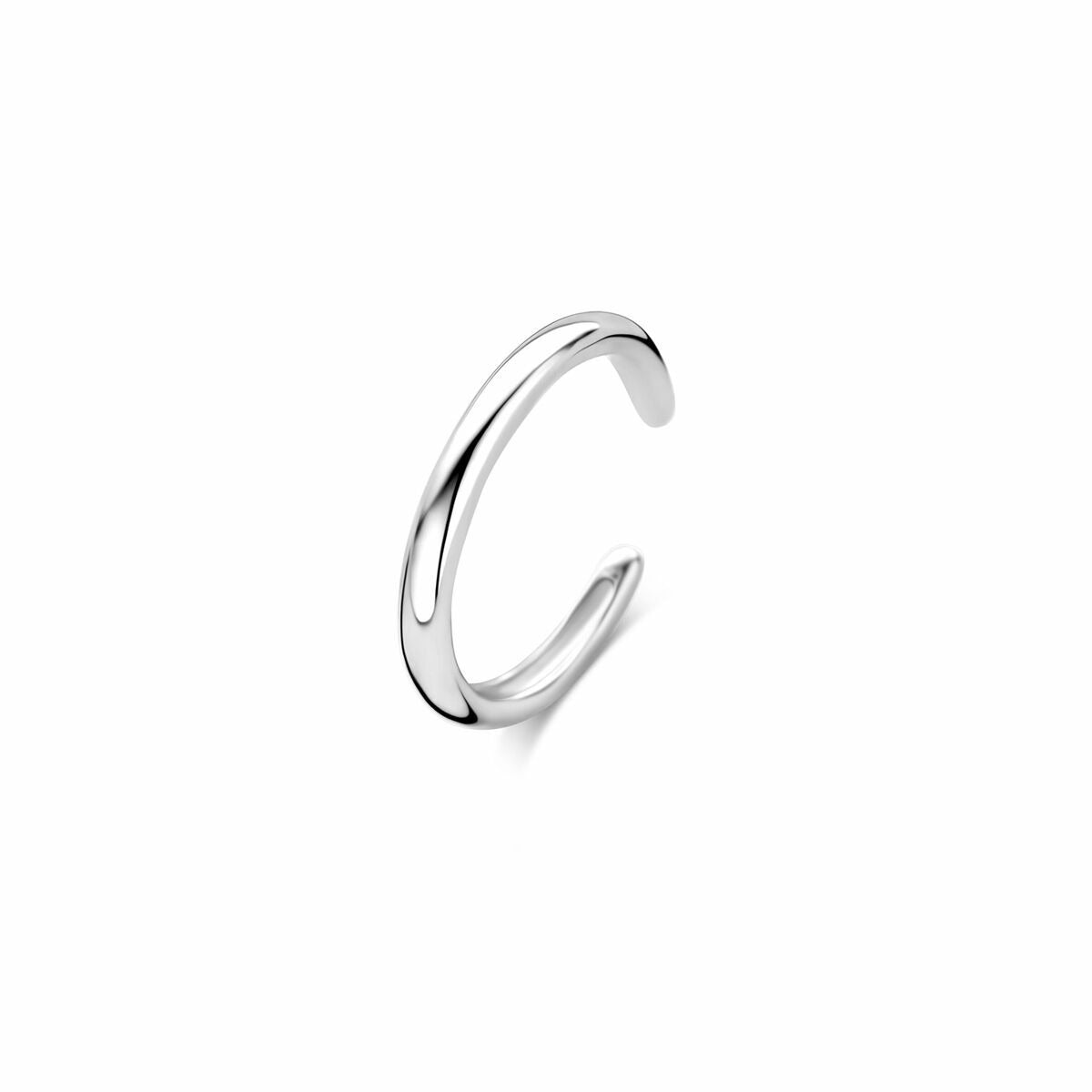 Gerhodineerde 925 zilveren earcuff met een glanzende afwerking en een vloeiende, moderne vorm.