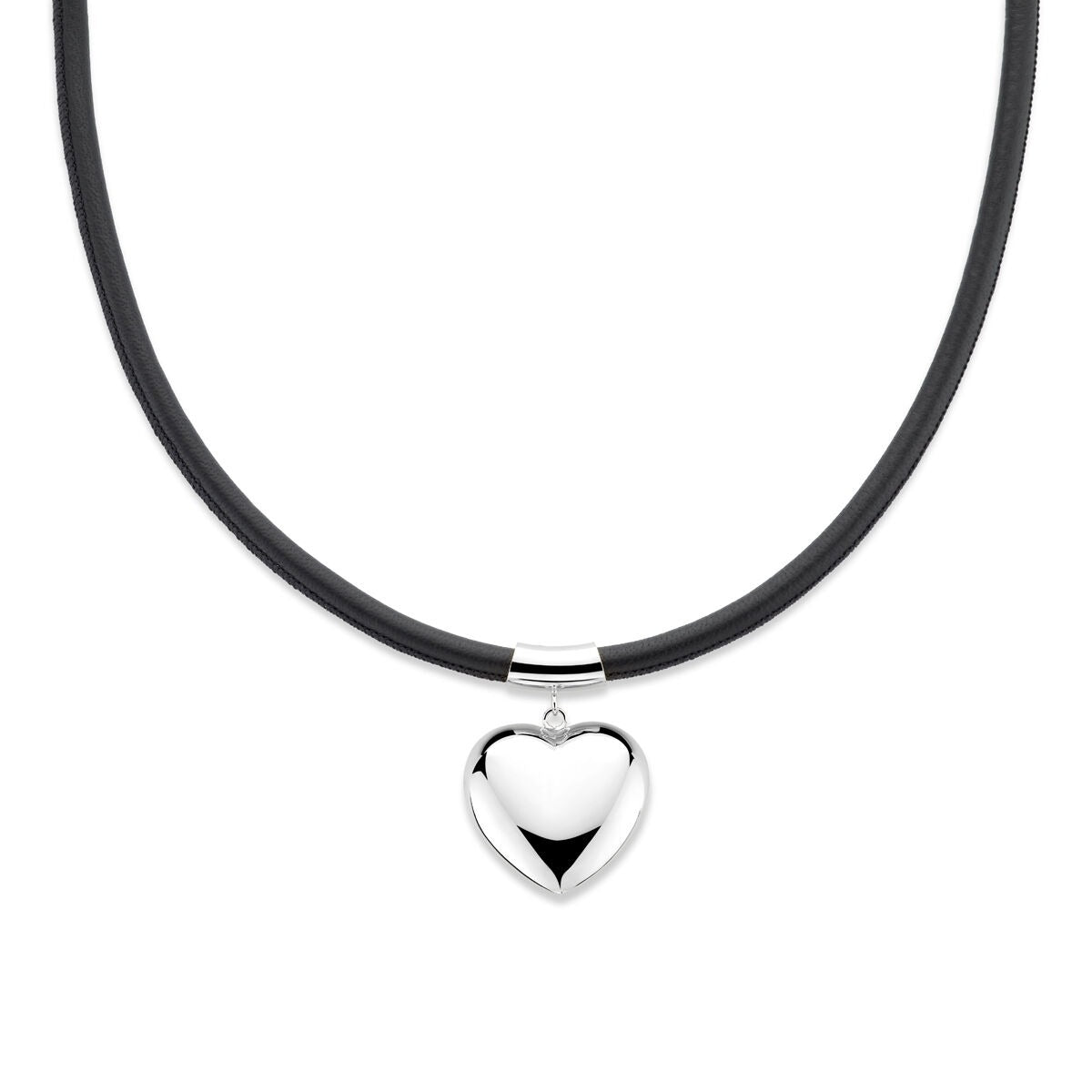 Gerhodineerd zilveren collier met een glanzend hartje en een zwart koord.