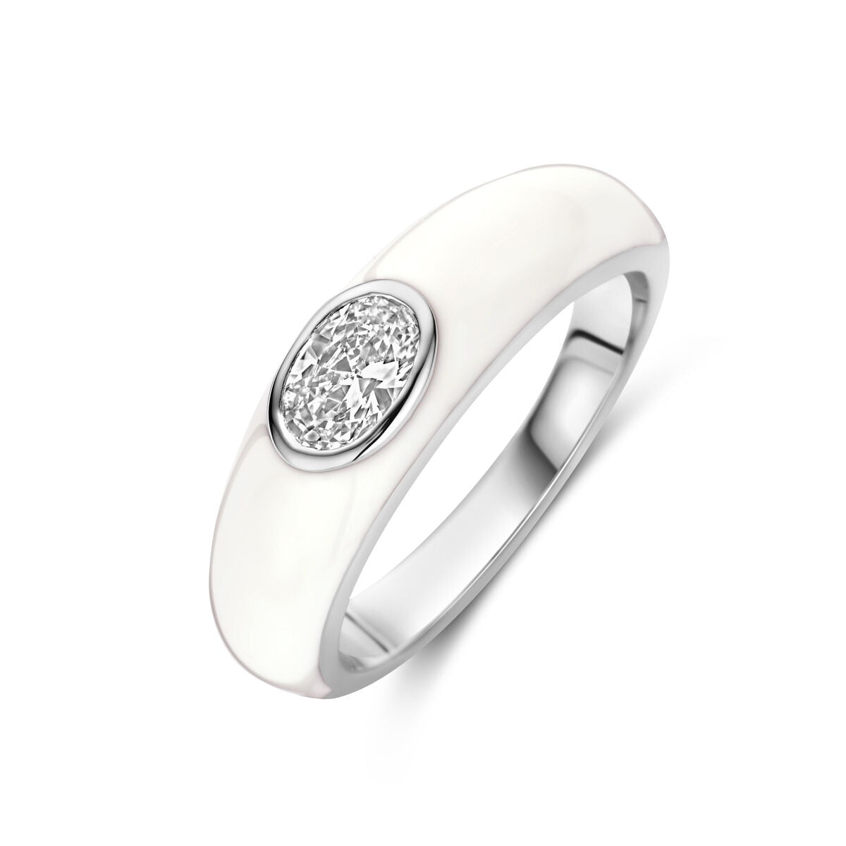 Zilveren ring met gerhodineerde afwerking, wit emaille en een ovale zirkonia in het midden.