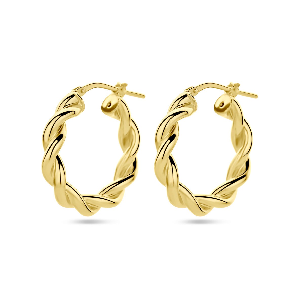 Vergulde zilveren oorringen met een gedraaide structuur, diameter 23 mm en breedte 4 mm.