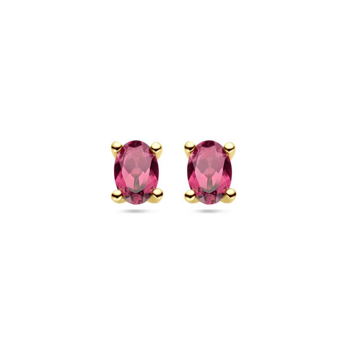 14k geelgouden oorknoppen met ovale roze rhodoliet stenen in een vier-poot zetting.