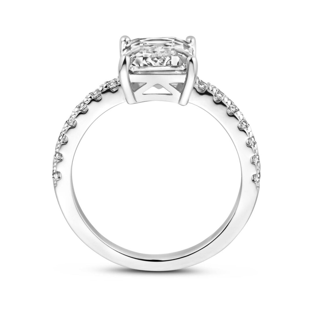 Zilveren damesring met emerald cut zirkonia – gerhodineerd 925 zilver, 9,5 mm breed