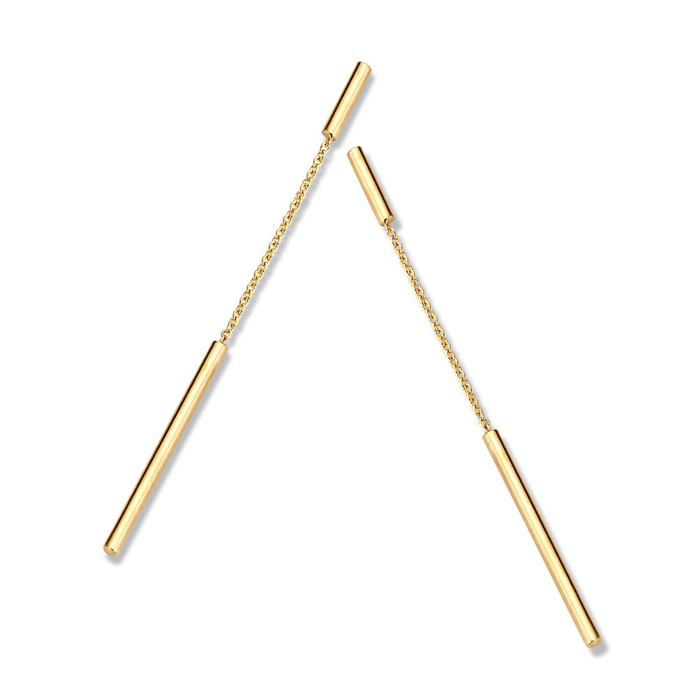 Złote kolczyki z wiszącymi prętami o długości 70 mm, nowoczesny design.