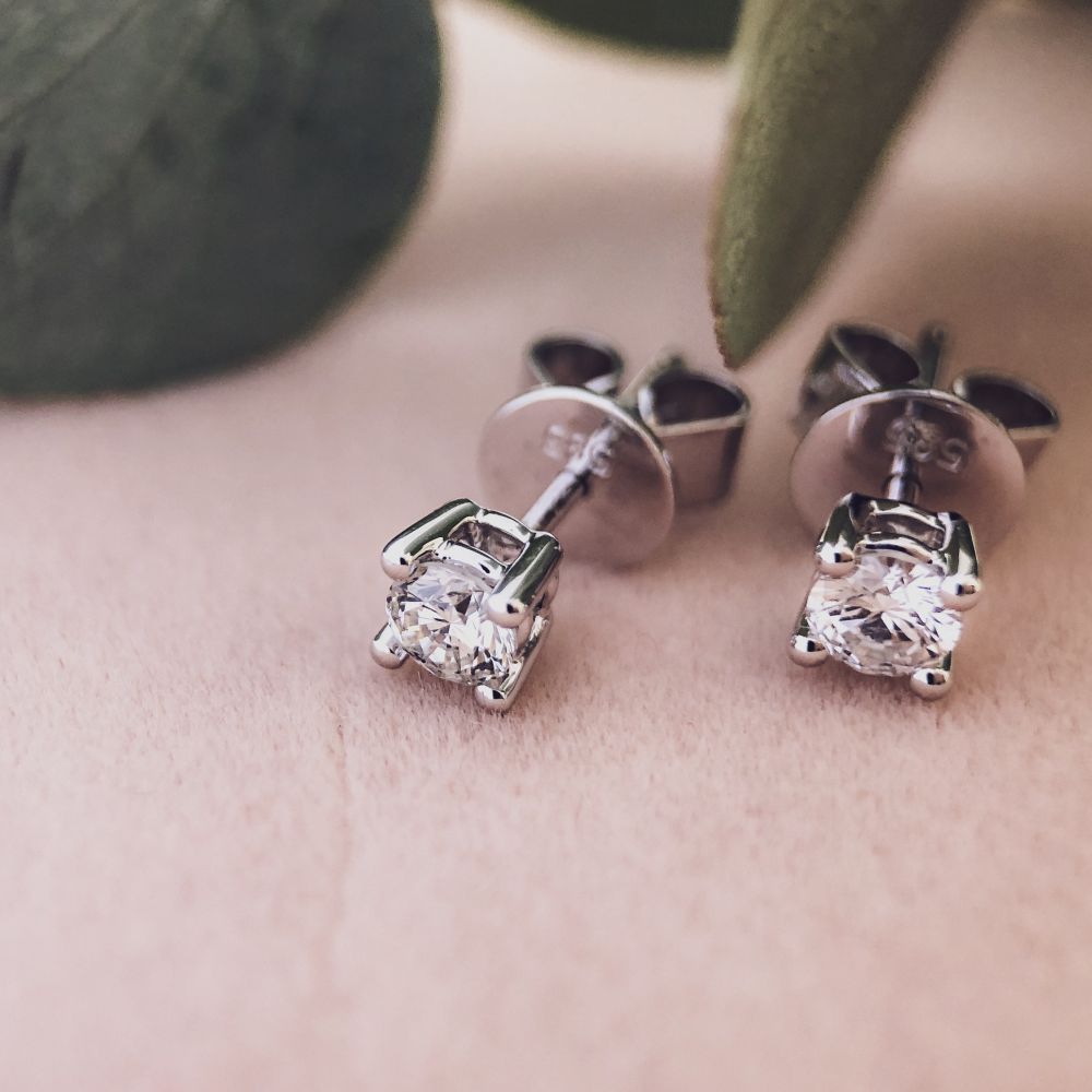 Srebrne 14-karatowe kolczyki wkrętki z 2x 0,10ct diamentami brylantowymi