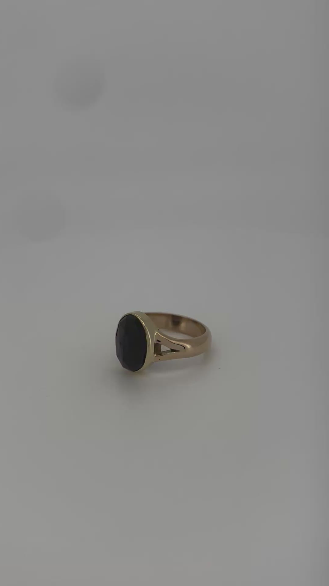 vintage złoty pierścionek 14k owalny granat 5.5gr