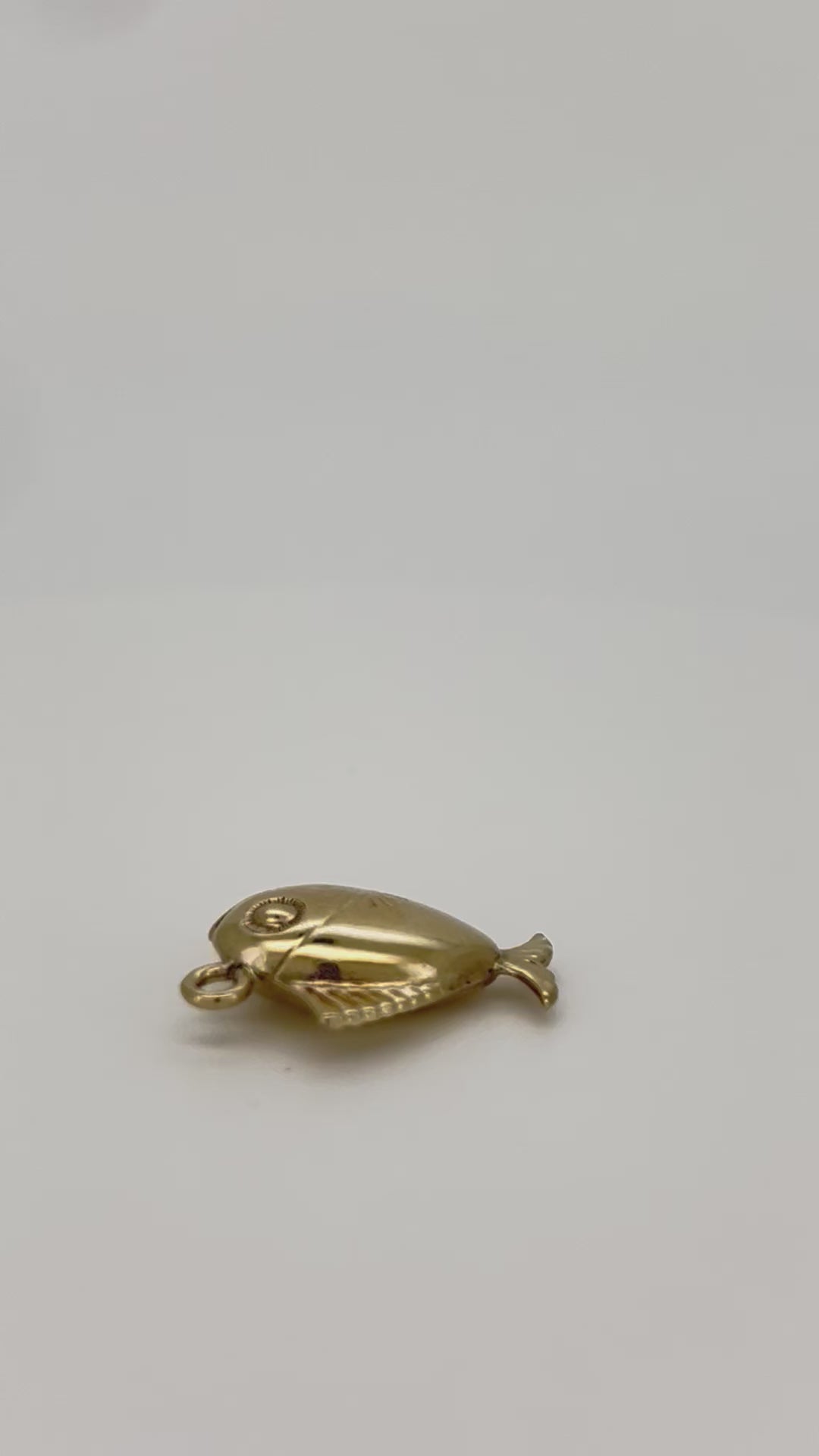 vintage złoty wisiorek 14k ryba 1.5gr