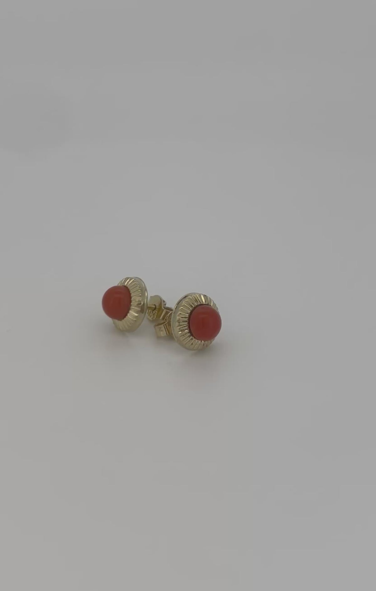 vintage złote kolczyki 14k krwawy koral 1.2gr