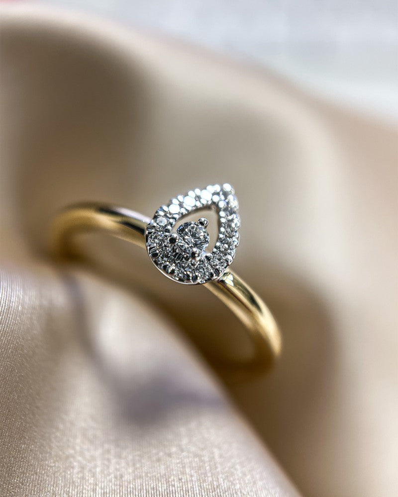 Bikolor Żółto- i Białozłoty Pierścionek Damski z 0.12 crt Diamentem, 14 Karat