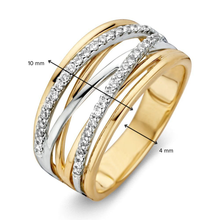 De Bicolor Gouden Crossover Ring met Diamant van Excellent Jewelry is een 14 karaats damesring met kriskras goud- en zilveren banden, bezet met diamantjes. Deze elegante ring is 10 mm breed en 4 mm dik.