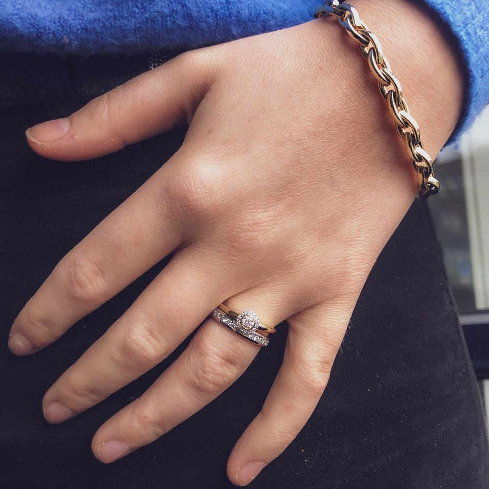 Bicolor pierścionek z białego i żółtego złota z diamentem – 0.32 crt