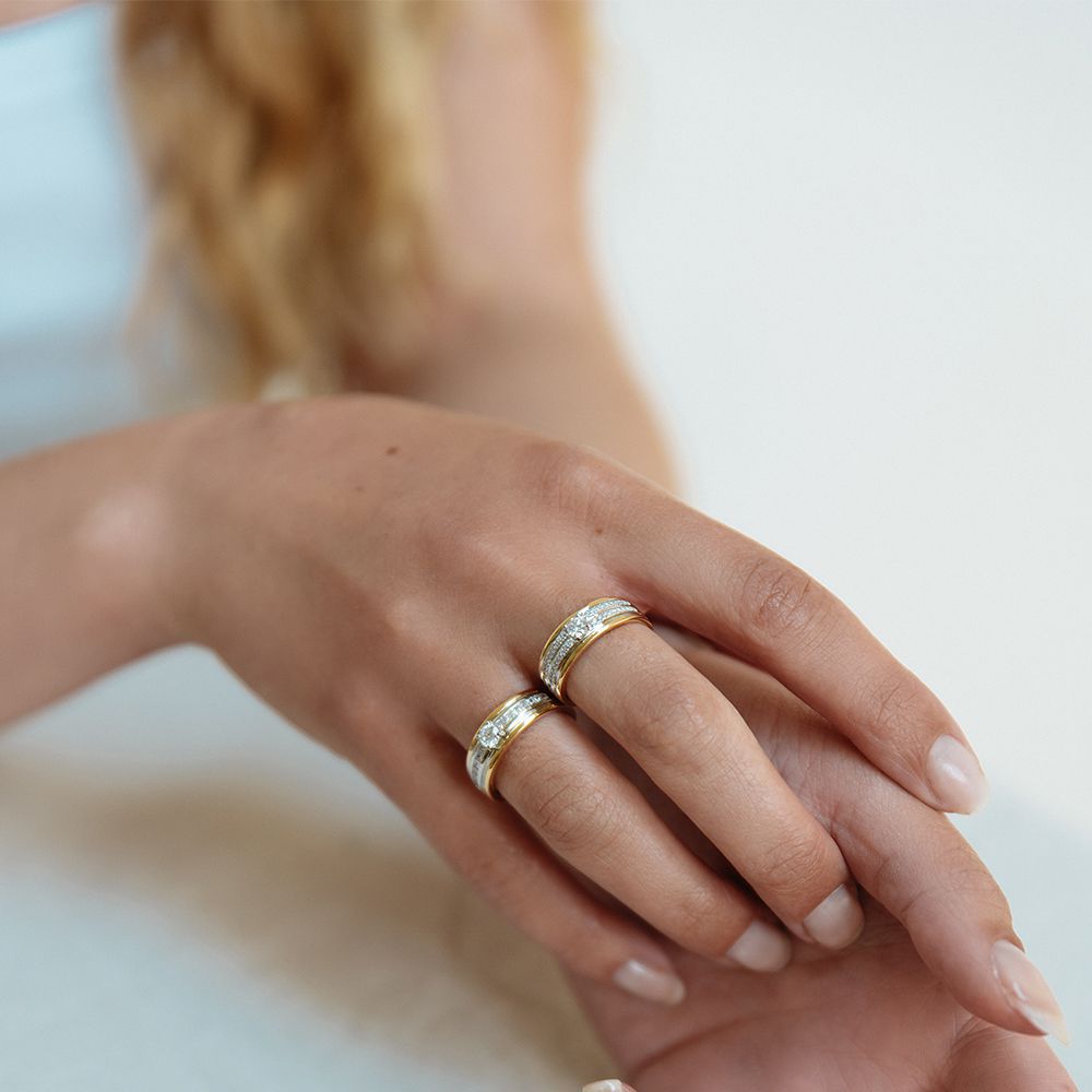 Elegancki Pierścionek Bicolor Złoty z Diamentem w Centrum 0.34 crt.