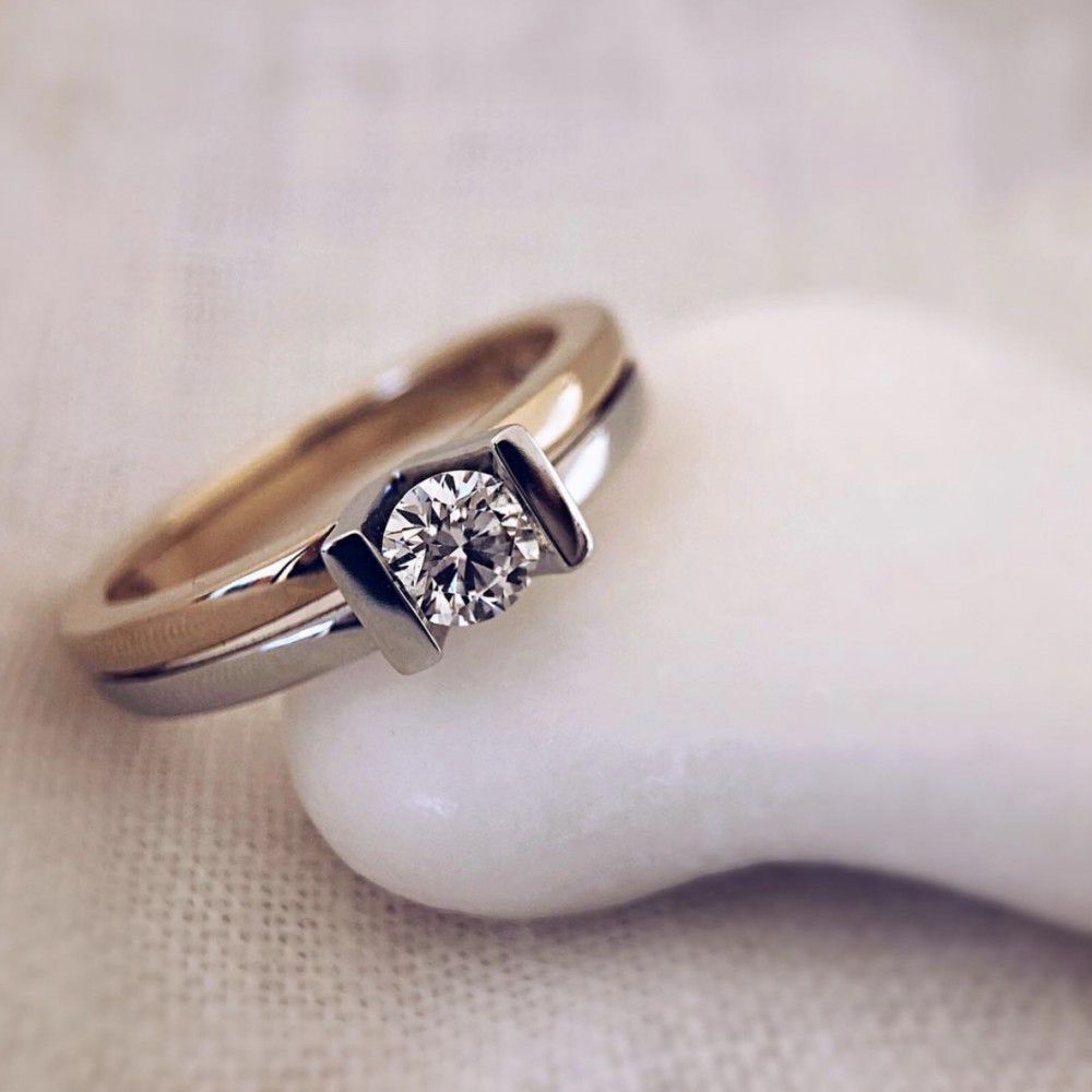 Bicolor Złote Kolczyki z Diamentem – 0.41 ct, 14 Karat