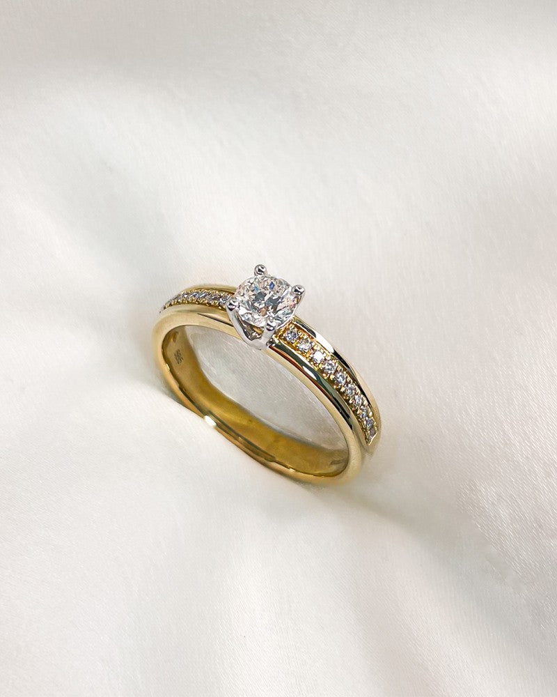 Elegancki damski pierścionek z żółtego złota z brylantem diament 0.40ct