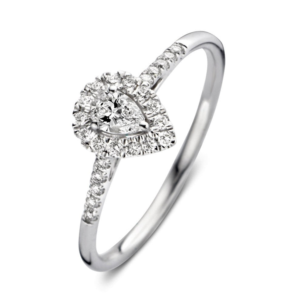 Witgouden ring met een hartvormige zetting en 0,30 crt. aan diamanten.