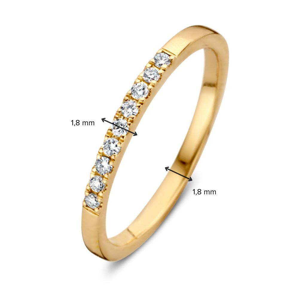 De Gouden Oorknoppen met Diamant van Excellent Jewelry zijn voorzien van 0,12 karaat briljant geslepen diamanten in 14 karaat geel goud, met een stijlvolle en gepolijste afwerking.