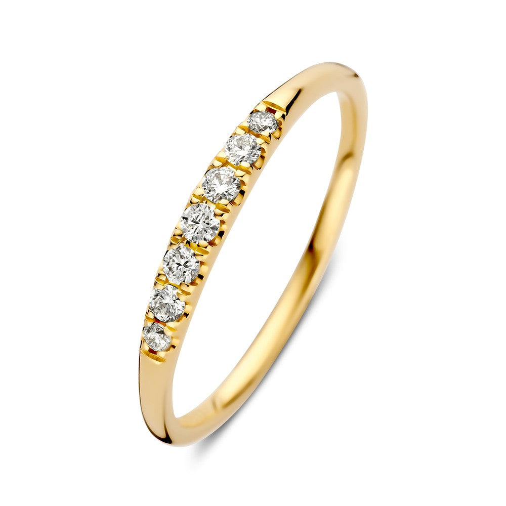 Żółty złoty pierścionek z diamentami o łącznej wadze 0,16 ct.