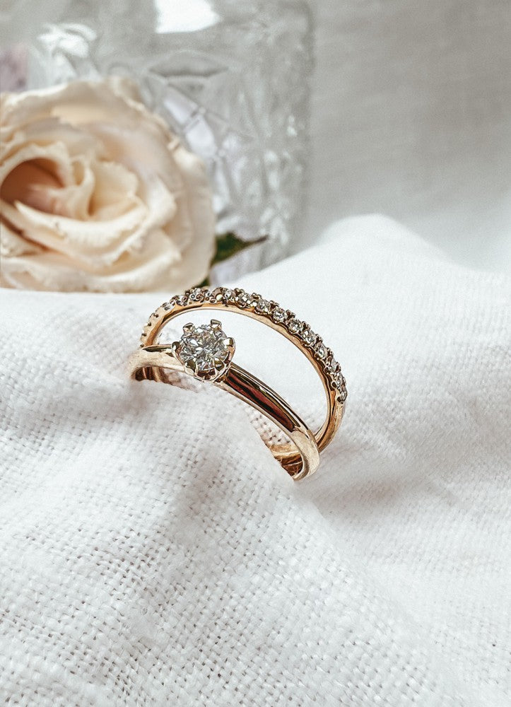 Żółte złoto pierścionek solitair z oprawą Tiffany – 14 karatów złota i 0,30 ct diamentu