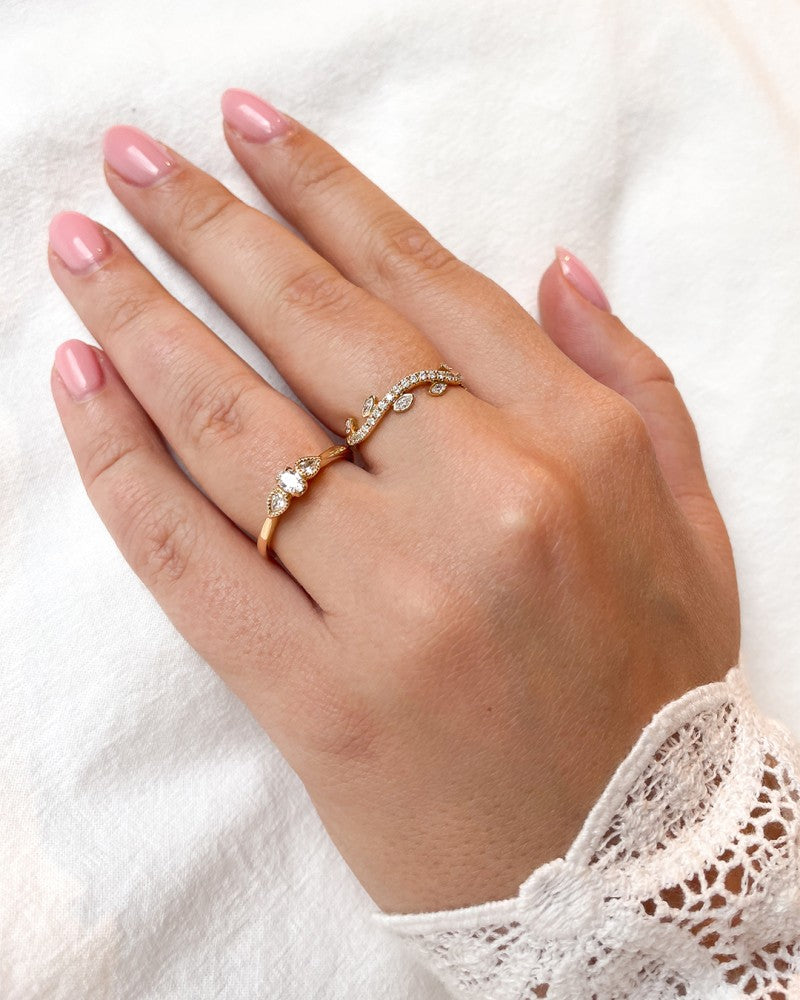 Elegancki Pierścionek z Żółtego Złota z Diamentowymi Liśćmi – 14 Karatów Złota, 0.37ct Diament