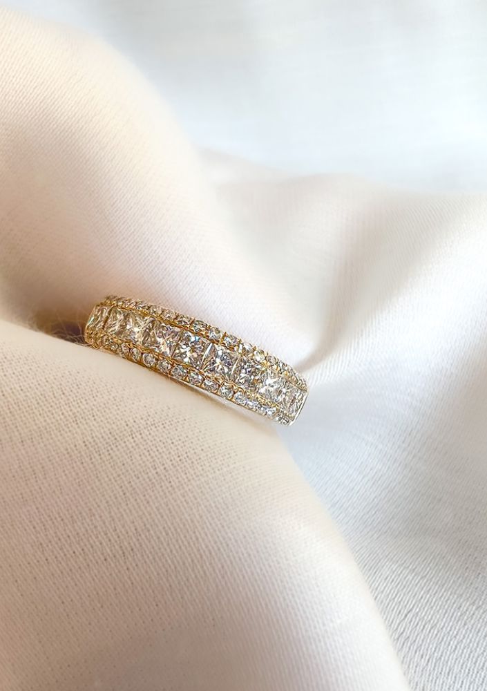 Elegancki Żółte Złoto Pierścionek z Diamentami Szlifowanymi Princess 1.19 crt.