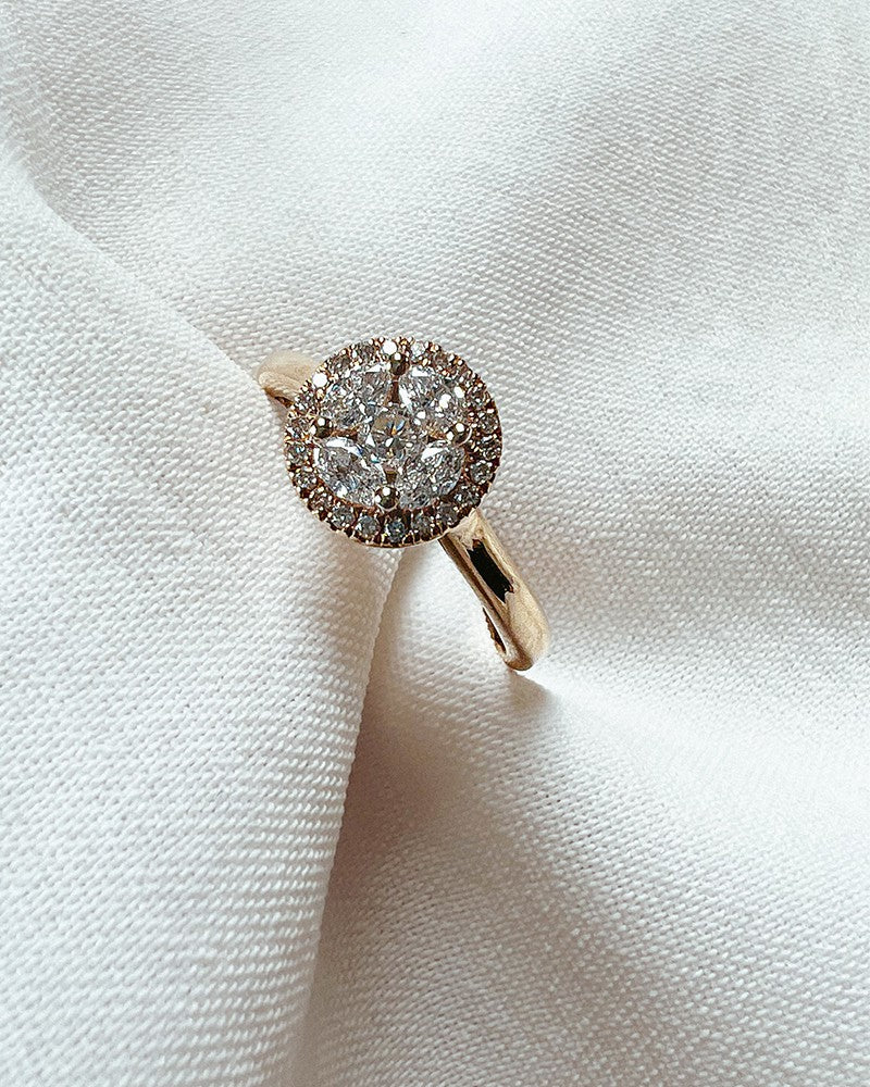 Żółte Złoto Pierścionek z Diamentami – 0,52 Karata – Szlif Brylantowy i Marquise