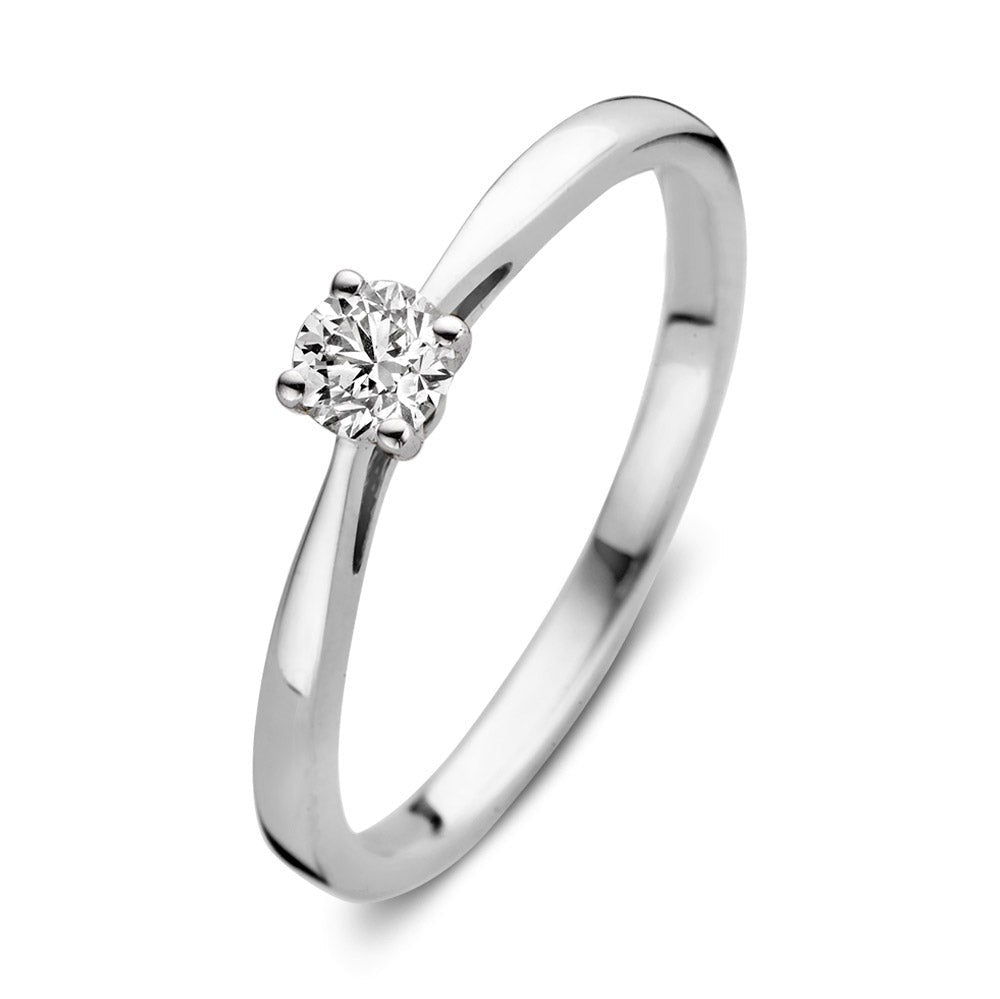 Witgouden ring met een enkele diamant van 0,20 crt, met een strakke, moderne uitstraling.